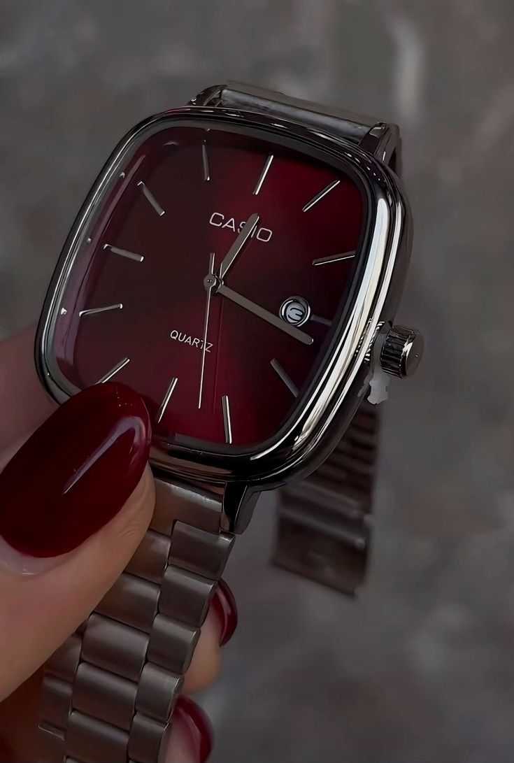 Quartz Kırmızı Kadın Kol Saati